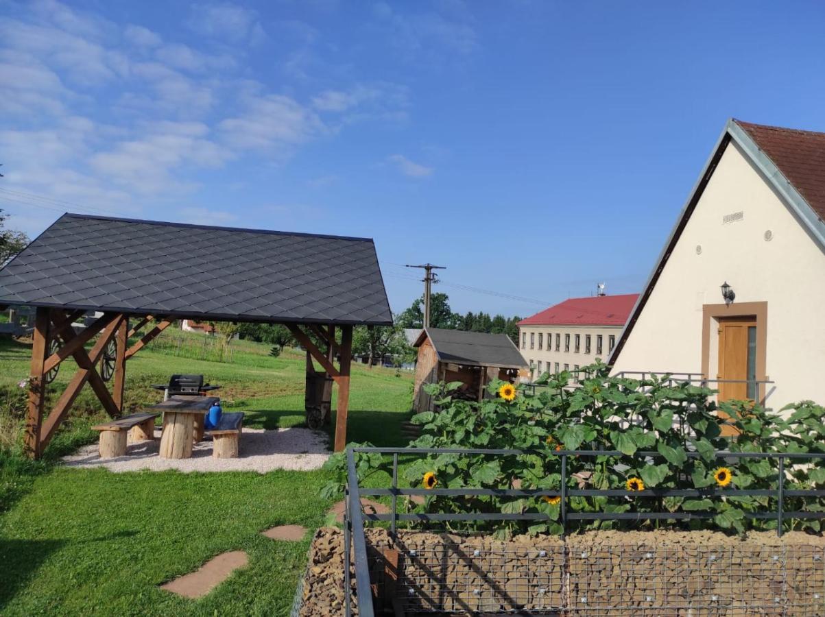 Apartman Na Statku Červený Kostelec 외부 사진